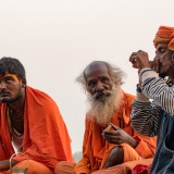 Fumando Chara, Varanasi