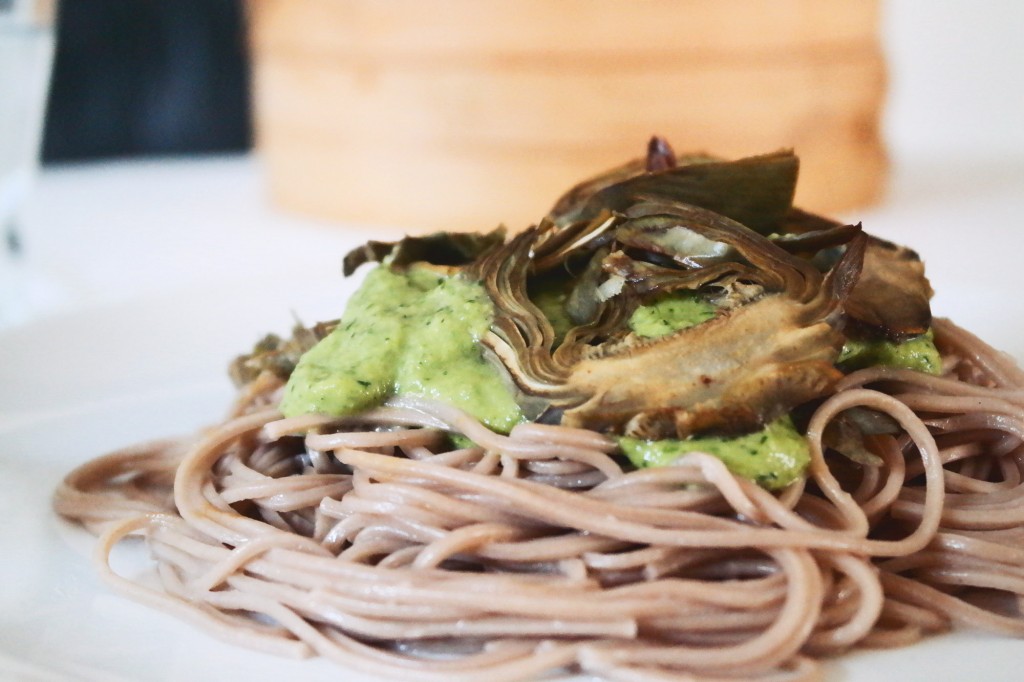 Soba con Alcachofas y Salsa de Eneldo