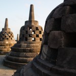 Detalle amanecer en estupas de Borobudur (Yogyakarta, Java)